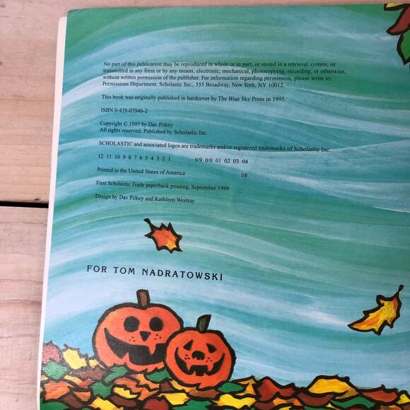 The Hallo-Wiener by Dav Pilkey Children's Book - Picture 2 of 3